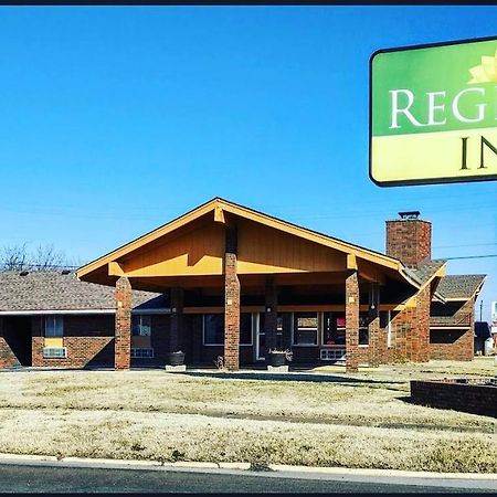 Regency Inn Iola Buitenkant foto