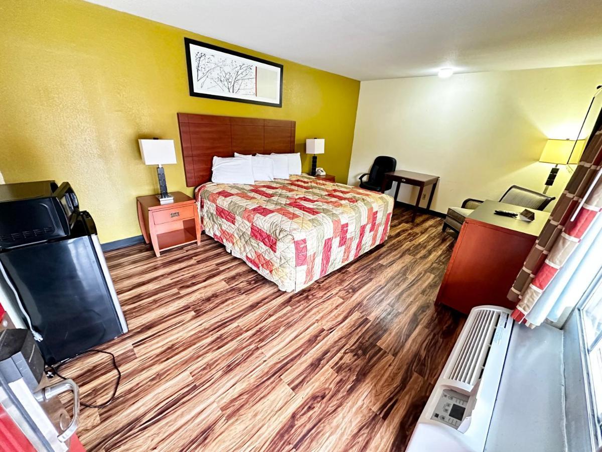 Regency Inn Iola Buitenkant foto