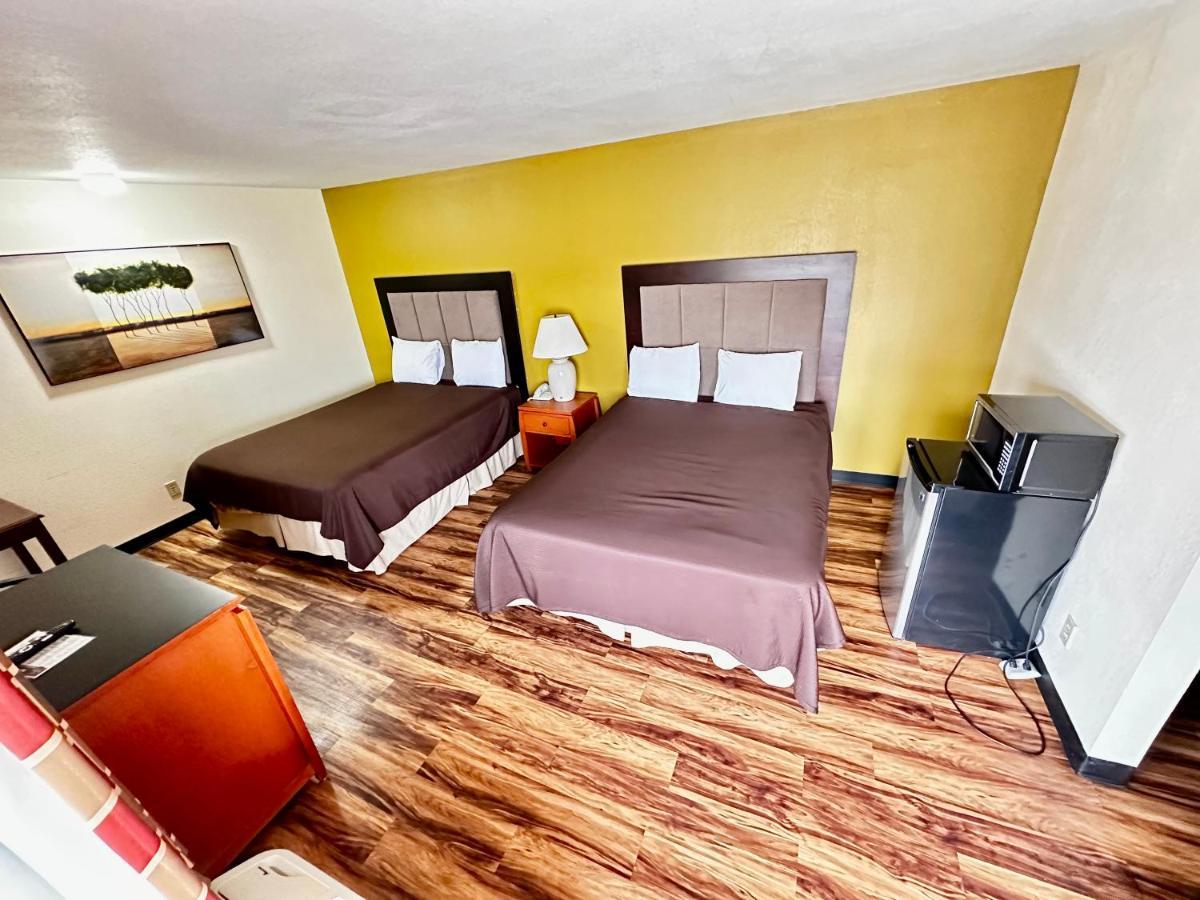 Regency Inn Iola Buitenkant foto