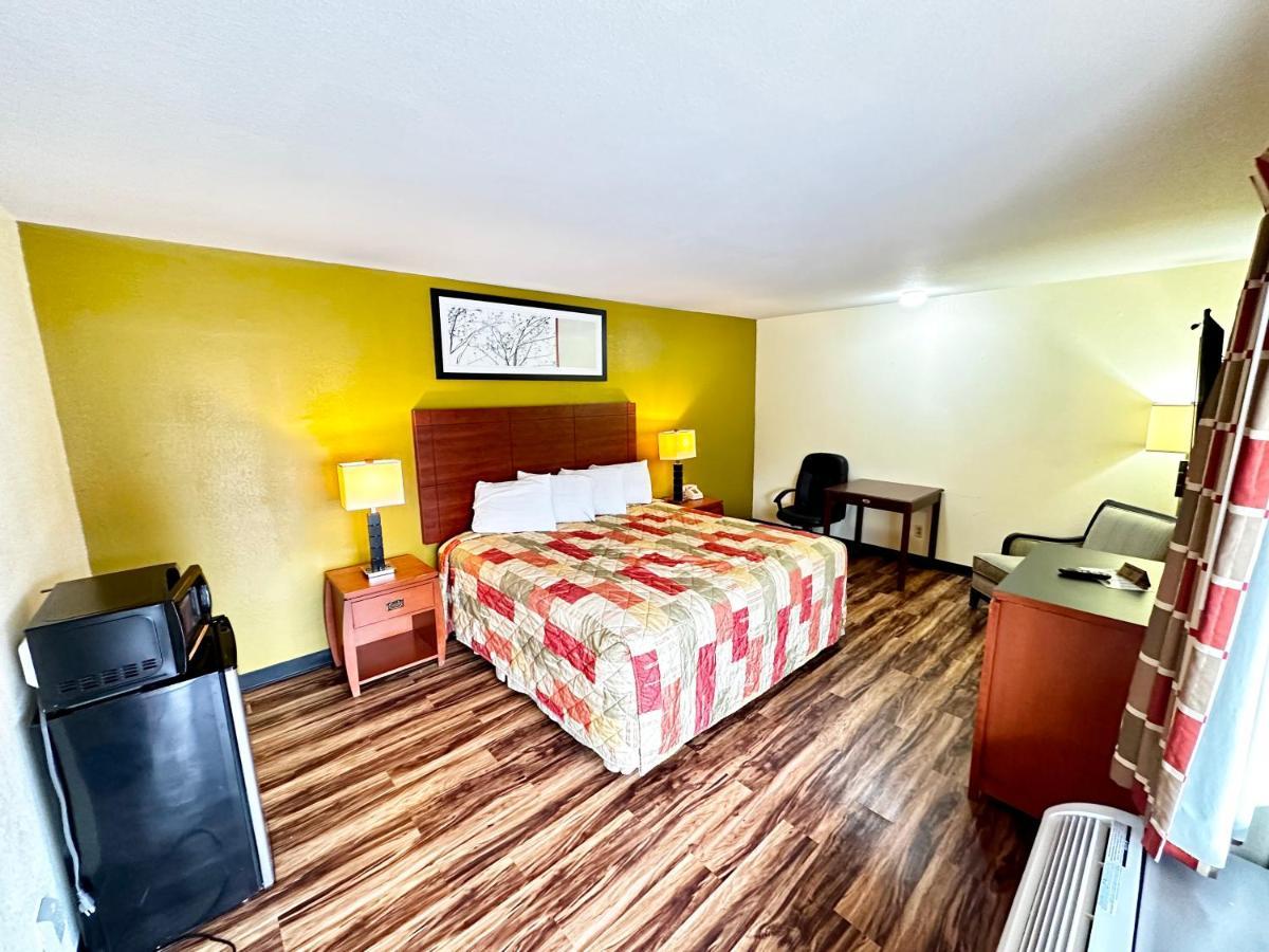 Regency Inn Iola Buitenkant foto