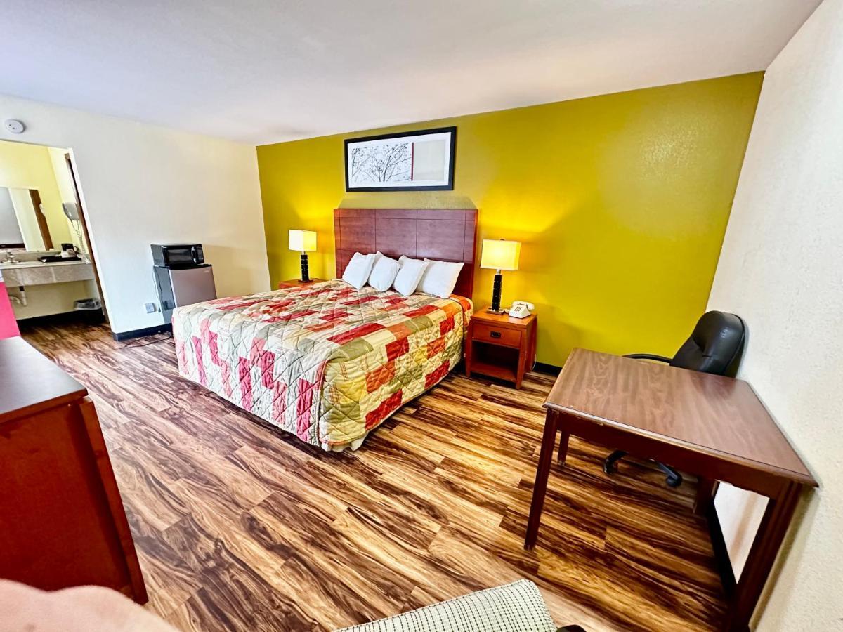 Regency Inn Iola Buitenkant foto