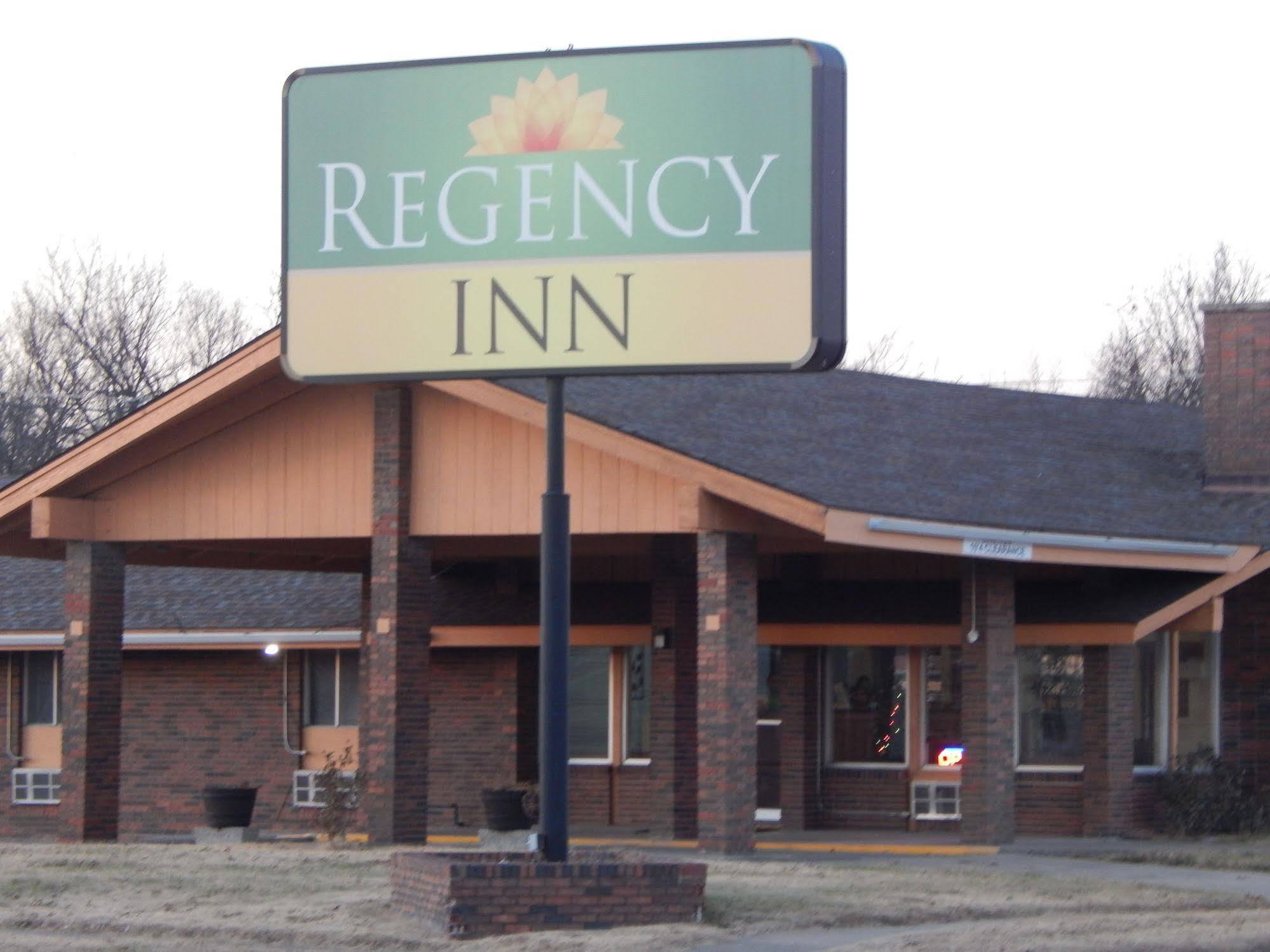 Regency Inn Iola Buitenkant foto